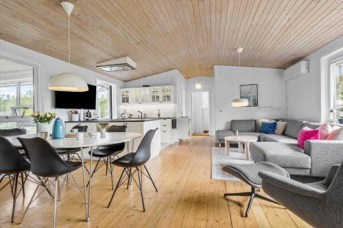 84247-Ebeltoft-Skovmarvej-13 in Vibaek Strand