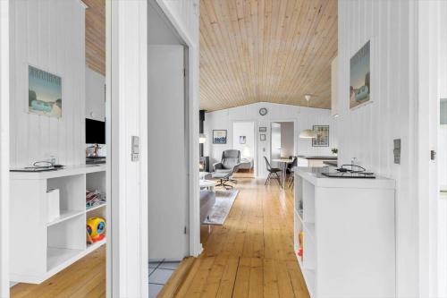 84247-Ebeltoft-Skovmarvej-13 in Vibaek Strand