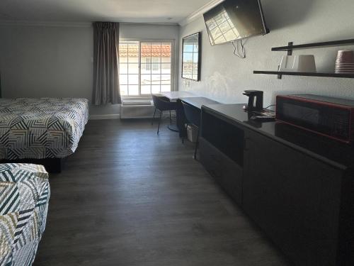 Studio 6 Suites Buena Park, CA - Anahiem/Near Maingate Knotts – Buena Park, CA