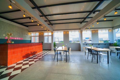 Balcony/terrace, Olive Hotel Hoodi by Embassy Group in Krishnarajapura