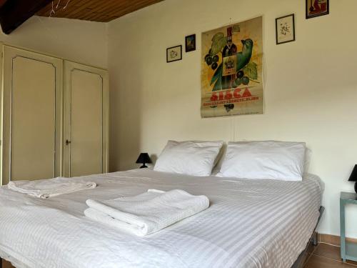 HOST4U - Cozy Warm House with Beautiful View on the Olives Valley in Montegrazie