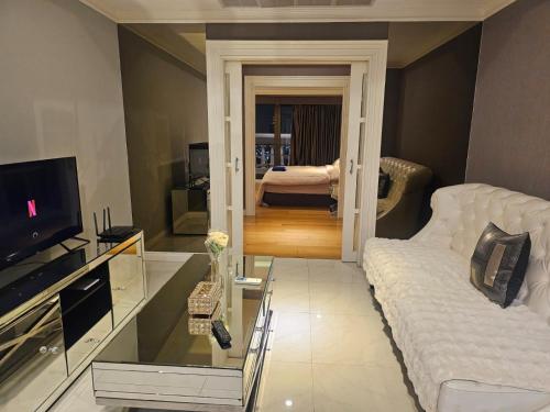 State tower High Floor City View Lovely Unit, Bangkok (photo 8)