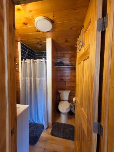 حمام, Canal Cabin #4 in ووترلو