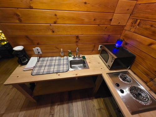 مطبخ, Canal Cabin #4 in ووترلو