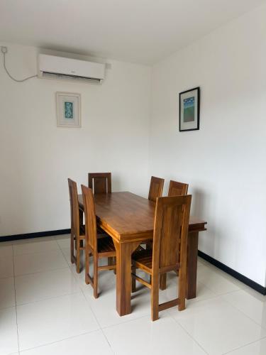 SKYLINE SUITE Penthouse at The Highness Rajagiriya - image 6