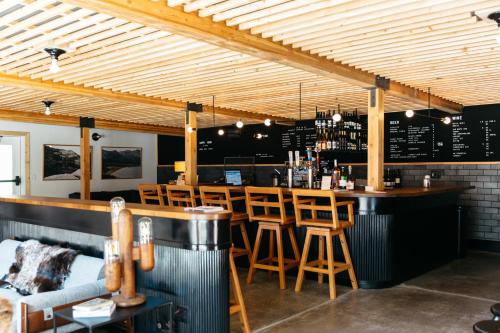 73874513 The Coachman Hotel