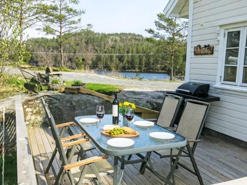 Holiday Home Der ute by Interhome in Kvas