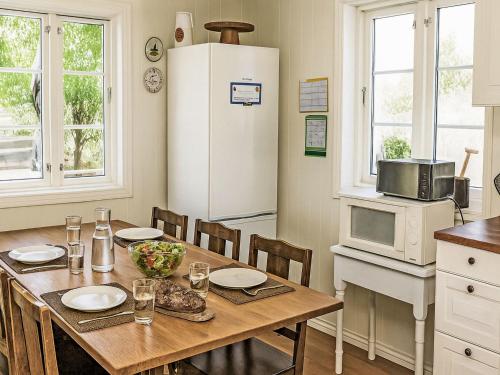 Holiday Home Der ute by Interhome in Kvas