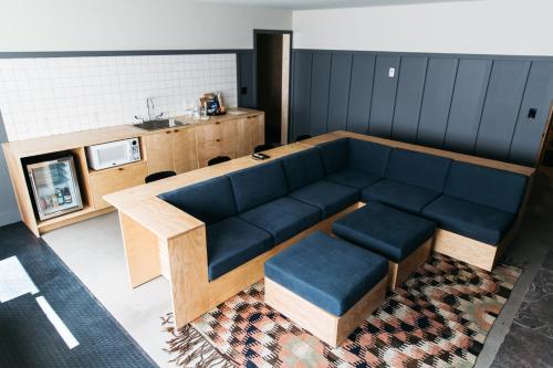 73874897 The Coachman Hotel