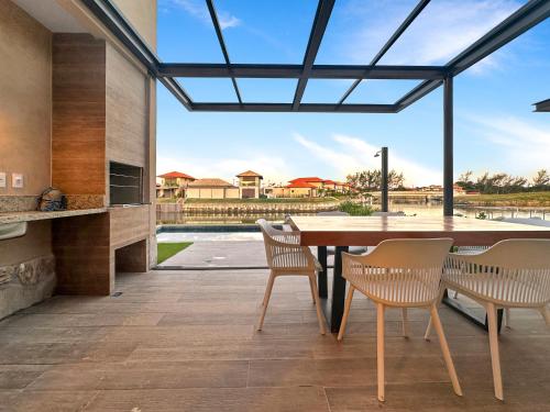 Dotări, Condomínio Clube Luxo Marina Privativa 5 Suítes (Condominio Clube Luxo Marina Privativa 5 Suites) in Praia Baia Formosa