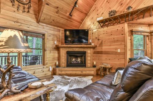 DANCING BEARS CABIN - Secluded 3-Bedroom, 3.5-Bath Luxury Cabin with Hot Tub, Mineral Bluff (Foto 9)