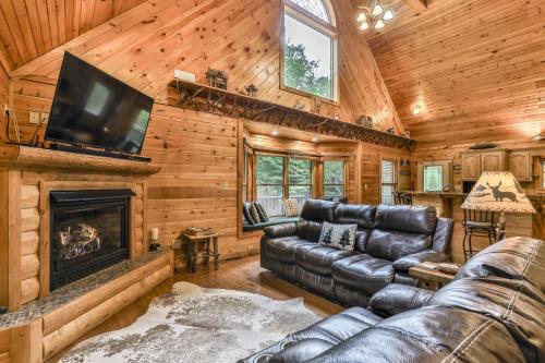 DANCING BEARS CABIN - Secluded 3-Bedroom, 3.5-Bath Luxury Cabin with Hot Tub, Mineral Bluff (Foto 10)