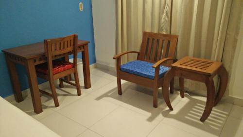 Deluxe Queen Room with Two Queen Beds image 2