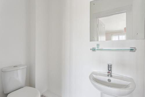 Ground Floor Apt, Parking, Close to Windsor Castle - By Tempstay, Windsor (photo 9)