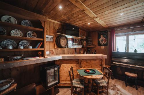 Chalet SALOON avec SPA privatif in Le Biot