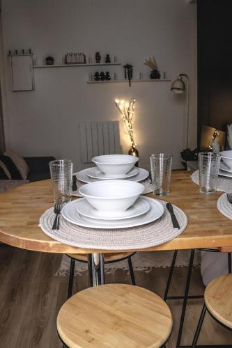 Facilities, Cocon renove proche ile barbe in Le Bourg-Gare De Vaise