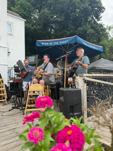 Pickfords Hotel - image 6