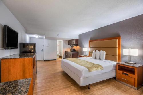 Hotel O Orlando Airport near Florida Mall in FL Mall