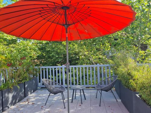 Balkonas / terasa, L'Expression in Airport