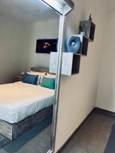 1 king bed, 1 sofa bed