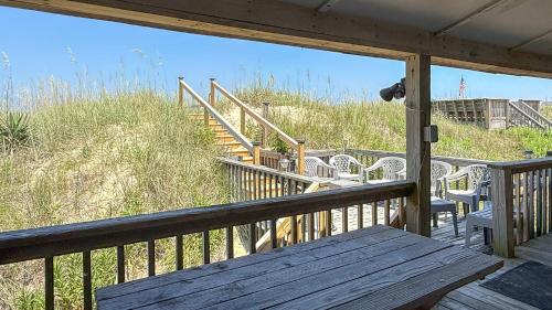 Dots Dream - KDH MP 6 Historic Oceanfront Cottage Ocean View - image 3