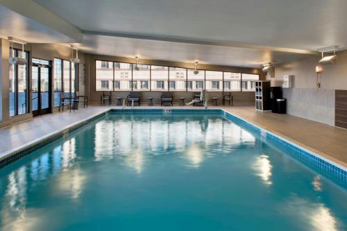 Swimming pool, Marriott Springfield Downtown in Springfield (MA)