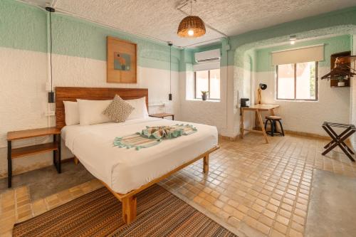 room detail thumbnail 1