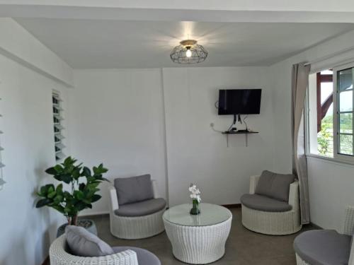 Logement bien équipé et tout confort (Logement bien equipe et tout confort) in Le Saint-Esprit
