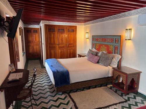 room detail thumbnail 1