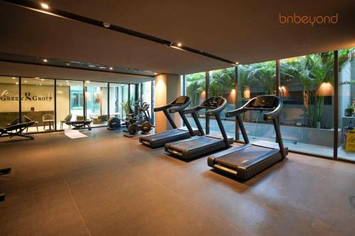 Signature Stay at The Autograph - image 8