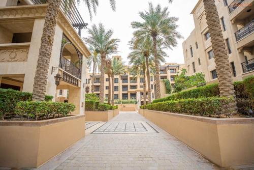 Bnbeyond Ultra-Luxe 2BR with Burj Khalifa Panorama - image 11