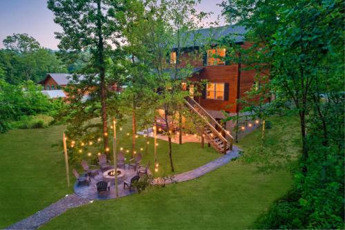 Kert, Amazing Outdoor Area - Close to both PF/Gatlinburg in Caton (TN)