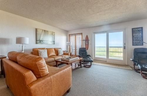 Heron Cove 203N - Nags Head Oceanfront Luxury 3 BR Condo Flex Stays Pool - image 4
