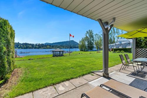 Lakefront 1 Bedroom and Den Suite on Shawnigan Lake in 桑尼根湖 (BC)