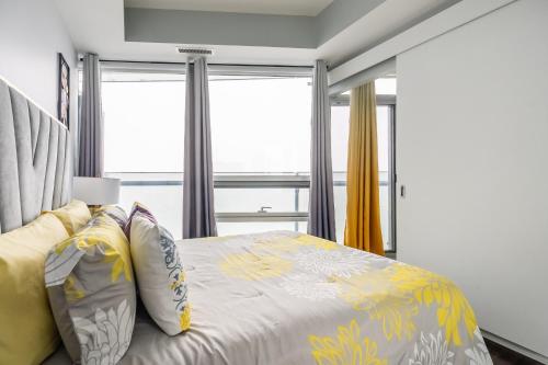 Sunshiny 1 BD 61st Floor Outstanding View