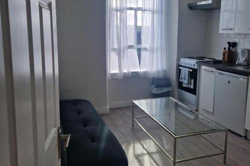 Quiet 1Br Retreat- Fast Internet- Walk-In Shower in Saint Luke's Cross