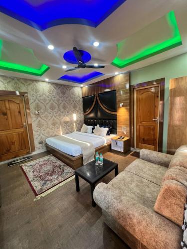 Hotel Shuhrah-I-Afaq photo 2