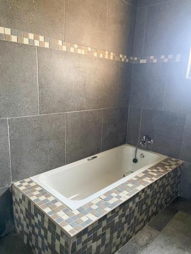 设施服务, 17 Zurich Drive House in 马盖特