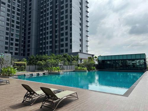 Modern Suite in Seri Kembangan | Nearby MRT - image 8
