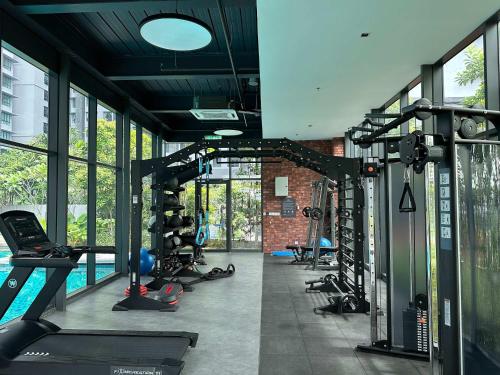 Modern Suite in Seri Kembangan | Nearby MRT - image 10