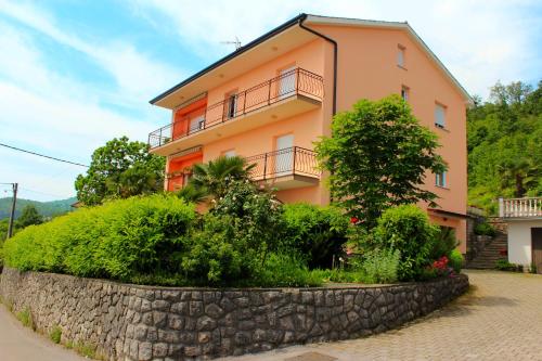  Apartments Anicic in 51414 Ičići