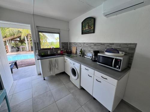 Villa Mirador vue mer et montagne in Petit-Bourg