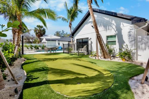 The Retreat at Anna Maria Island Inn - 미니 골프 코스