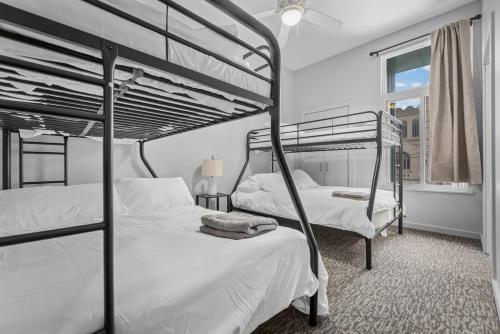 Cozy 2BR Getaway, King Bed, Free Parking, Cleveland (foto 4)