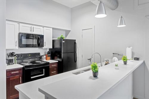 Cozy 2BR Getaway, King Bed, Free Parking, Cleveland (foto 7)