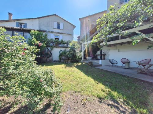 Eulalie ,maison de village avec jardin in Saint-Aulaye