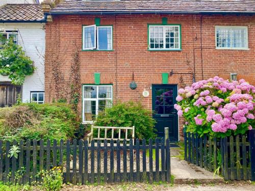 Létesítmények, Tinkers Cottage in Dunwich