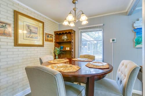 1 Mi to Sands Beach Walkable Island Home with Yard! in Port Royal