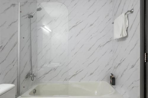 1 Bhk Huge Apartment In Heart of Dubai Marina, Dubai (foto 3)