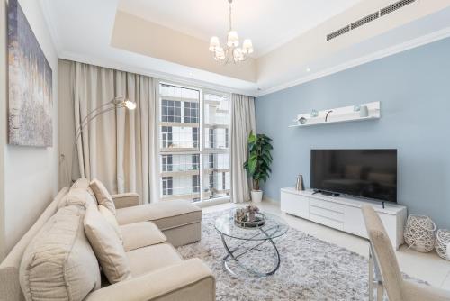 Stylish 1BR DunyaTower Apartment 2min to DubaiMall, Dubaj (zdjęcie 2)